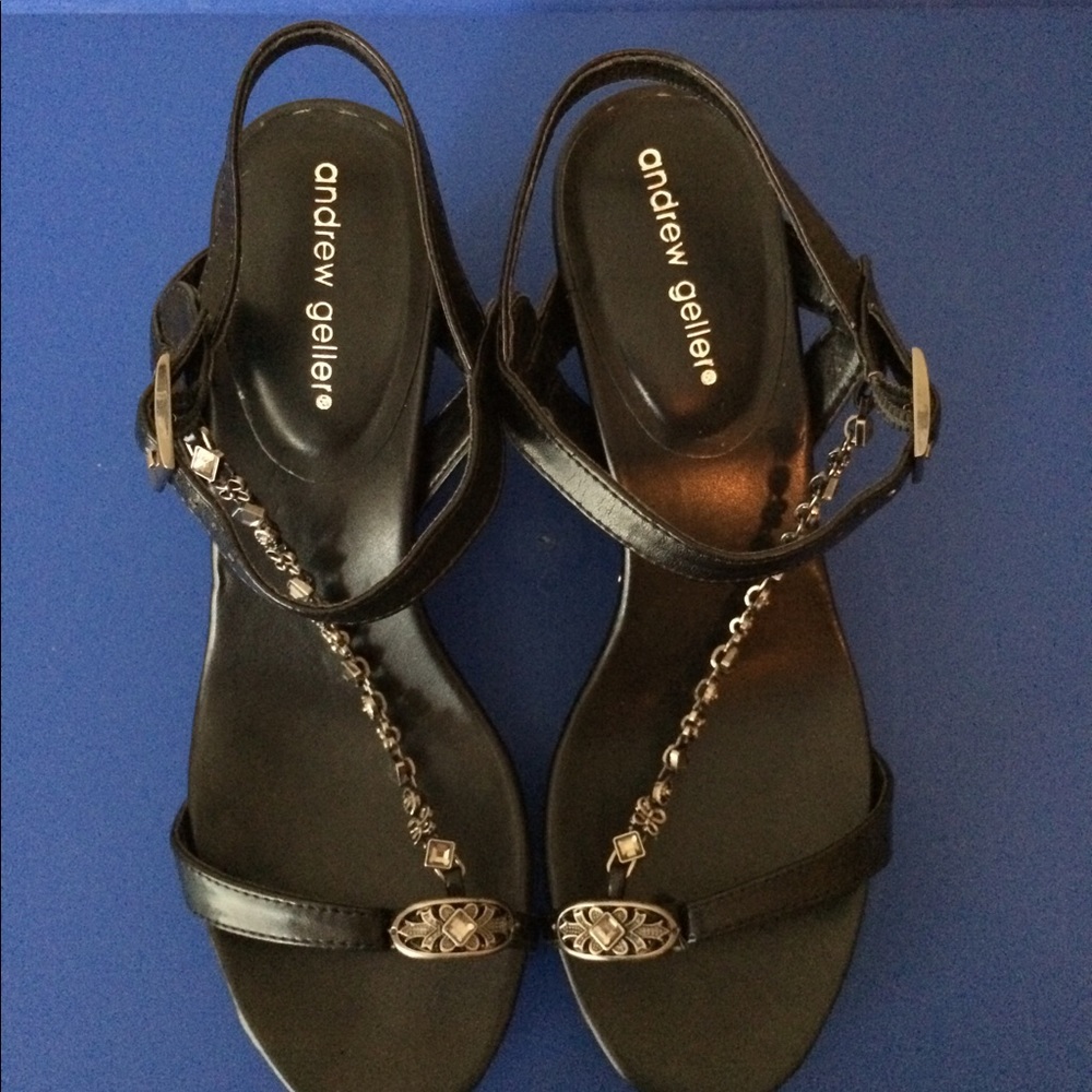 New-Black wedge with toe ring and chain