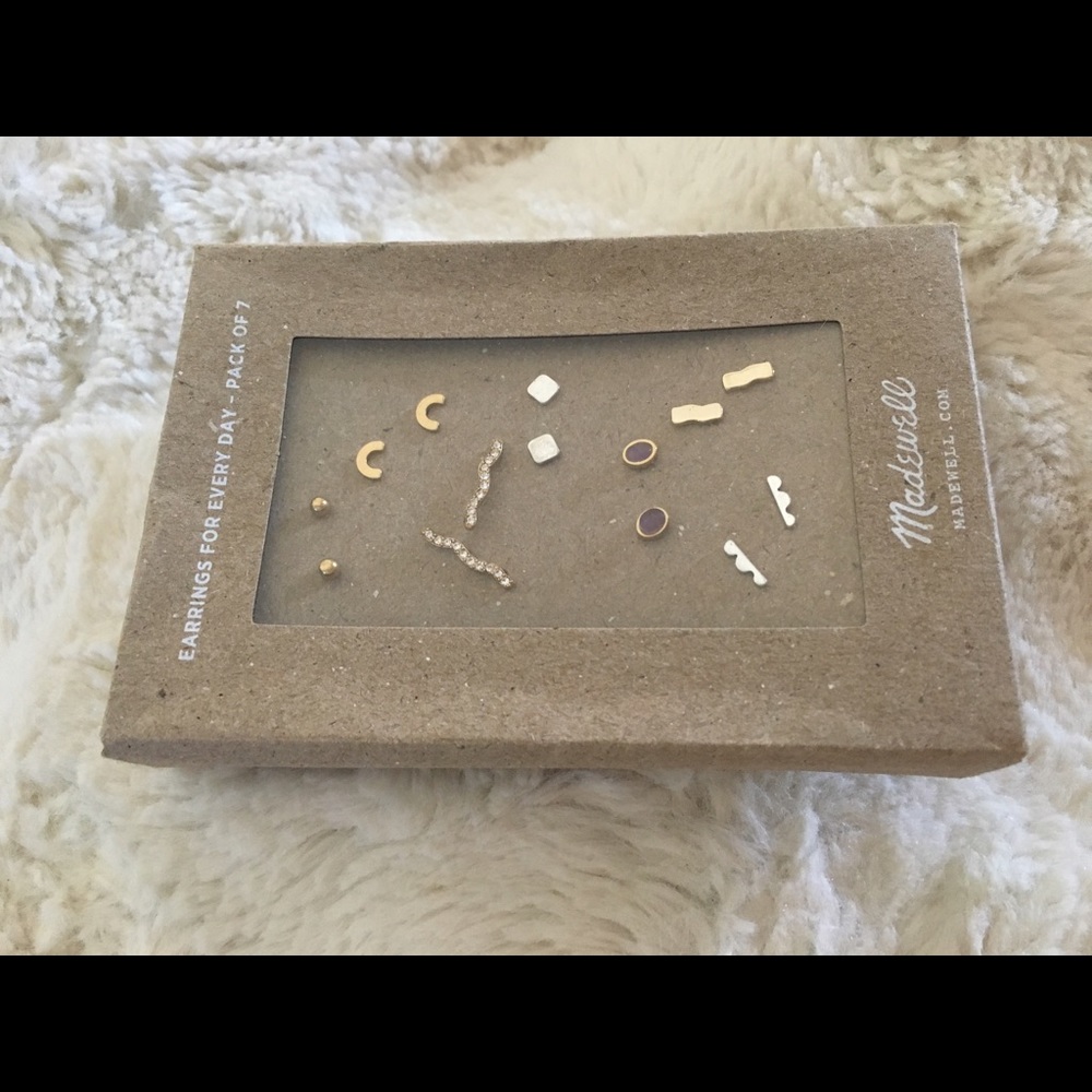 Pack of everyday earrings