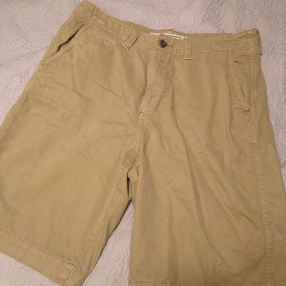 American Eagle Kaki Shorts