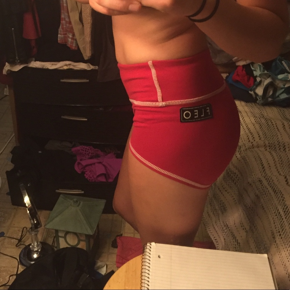 FLEO booty Shorts