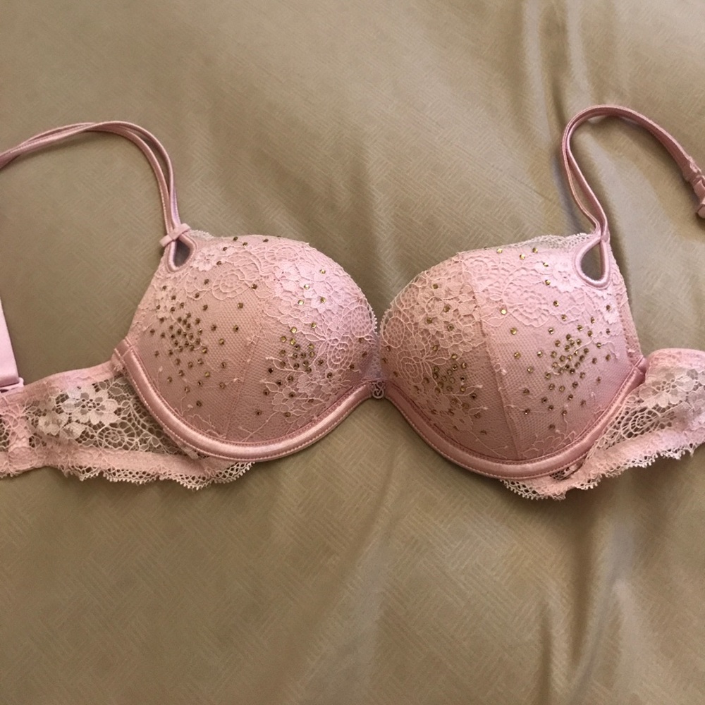 Beautiful light pink VS bra gold bling barely worn