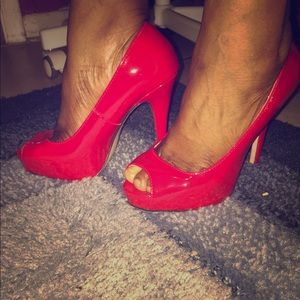 Diba red pumps