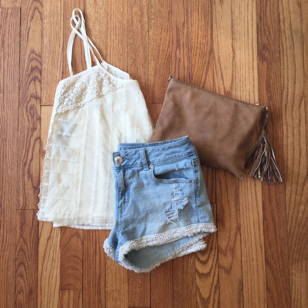 Light wash Jean Shorts w/ fringe