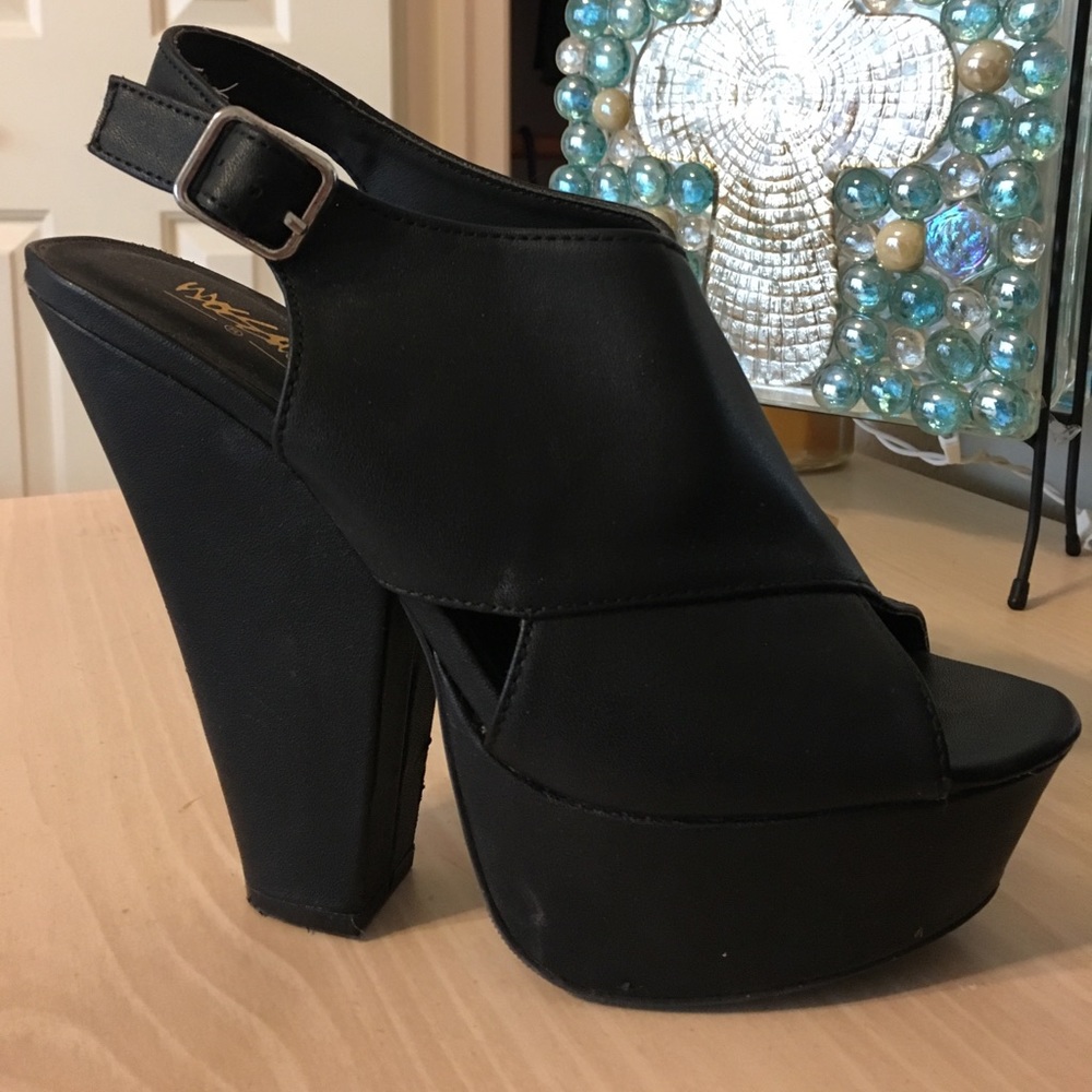 Black Wedges