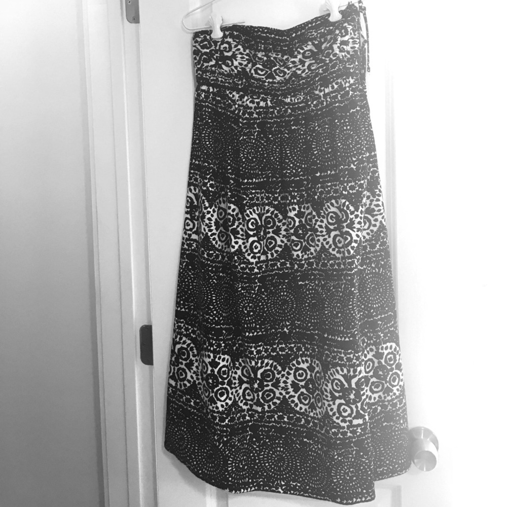 Black and white mid length dress