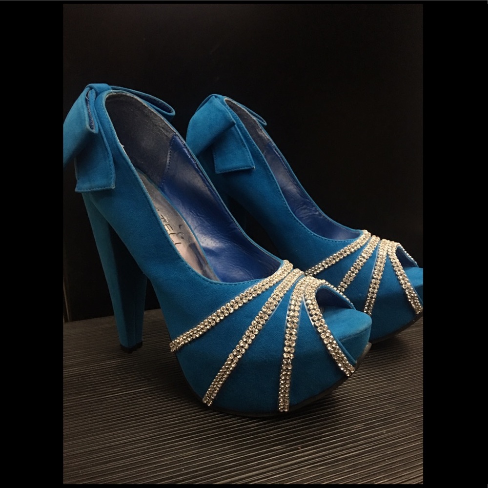 Blue Open-Toed Platform Pumps