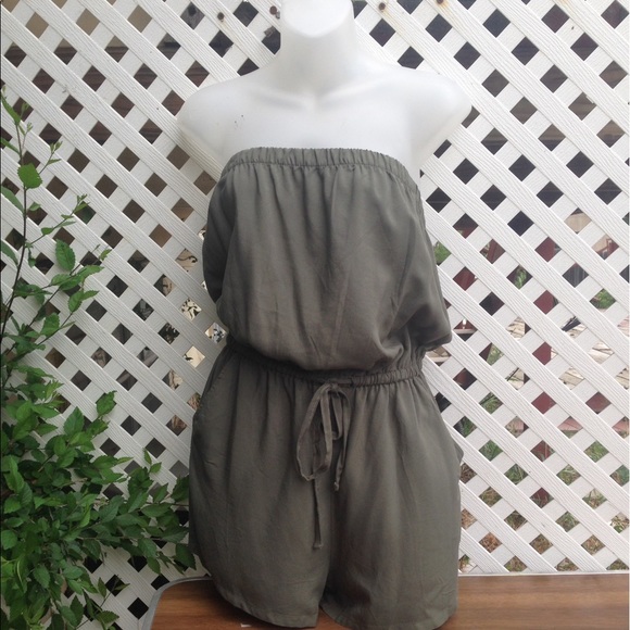Olive green romper size M Never been worn - Picture 1 of 1