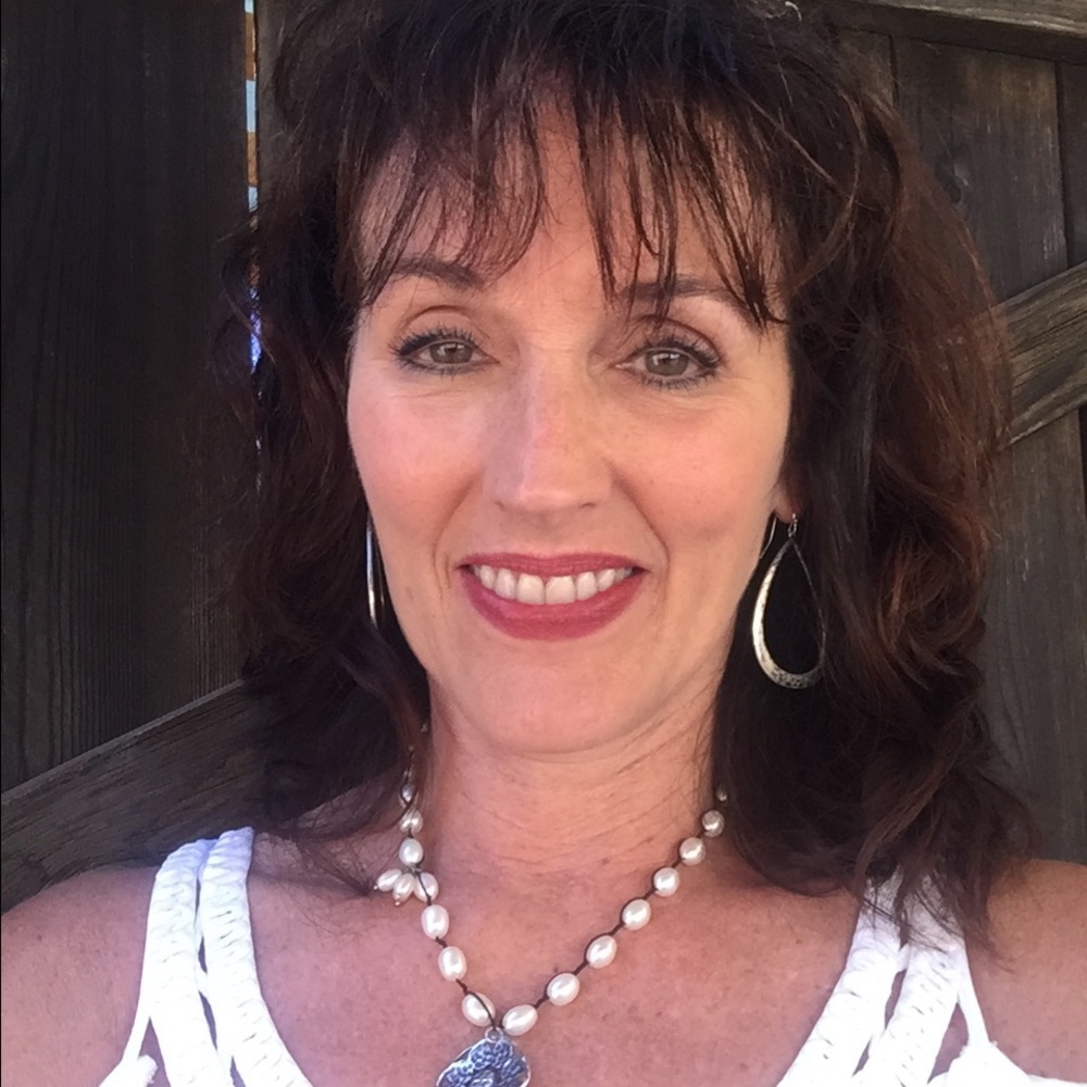 Meet your Posher, Pam