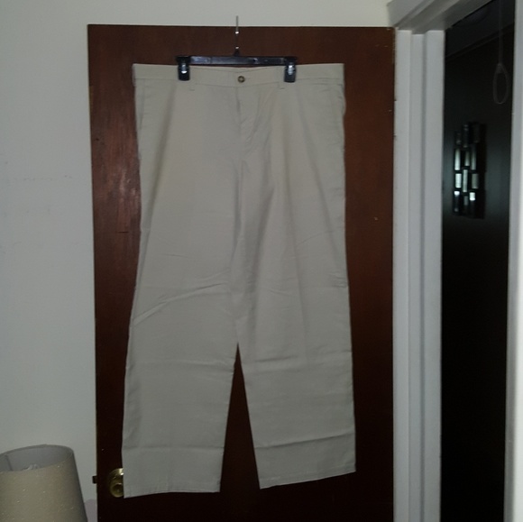 💚 Merona Men's Khakis 💚 - Picture 1 of 3