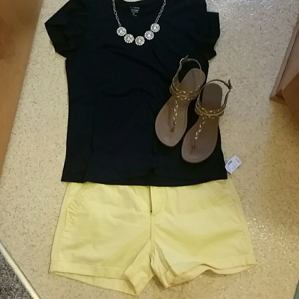 NWT Maurices yellow shorts