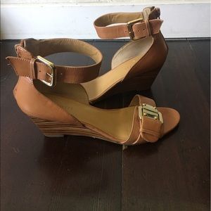 nine west camel wedge