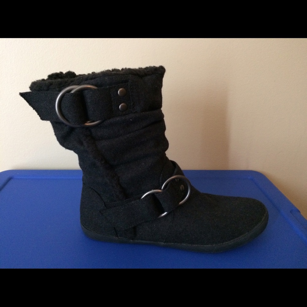 New Rocket Dog felt boots