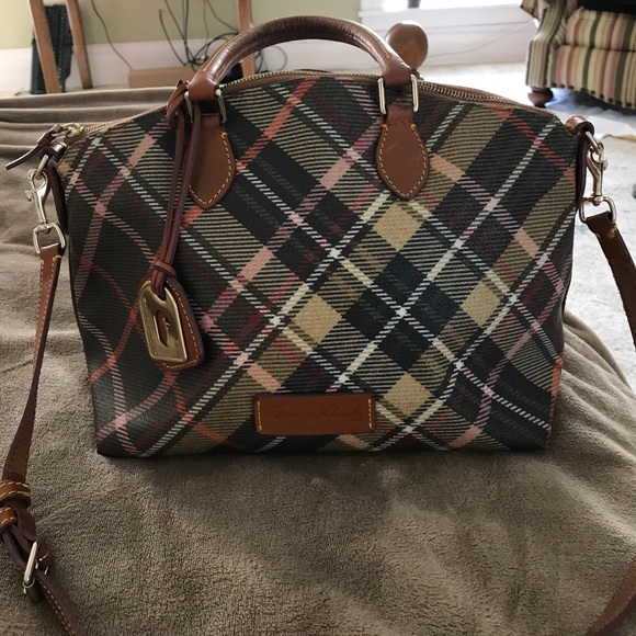 Dooney & Bourke Handbags - Dooney and Bourke bag
