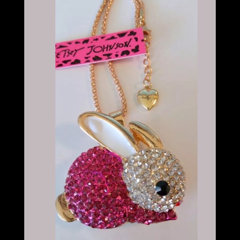 BETSEY JOHNSON CRYSTAL PINK BUNNY NECKLACE!
