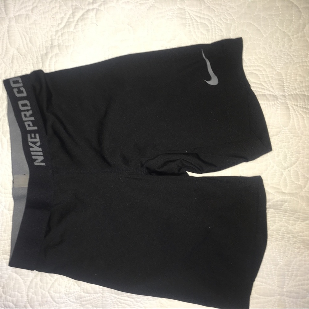 Nike pros shorts