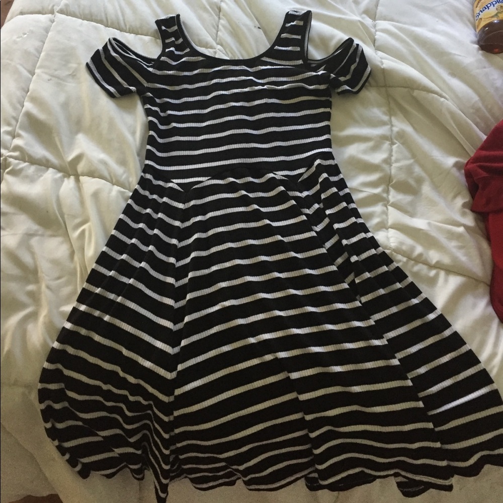 Shoulder-less striped dress