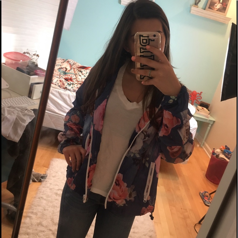 AMERICAN EAGLE NEVER WORN WINDBREAKER