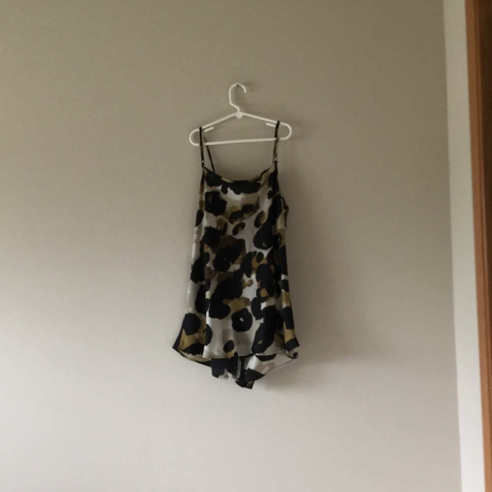 Cabin Ruffle Tank - Picture 2 of 2