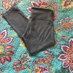 Lululemon Size 6 Wonder Under Crops