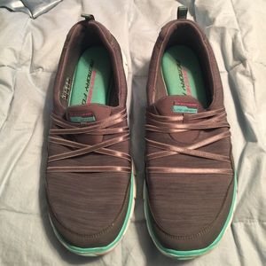 🎀 Sketchers Women's Shoes 🎀