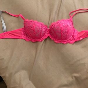 Barely worn to big :/ always hand washed no dryer