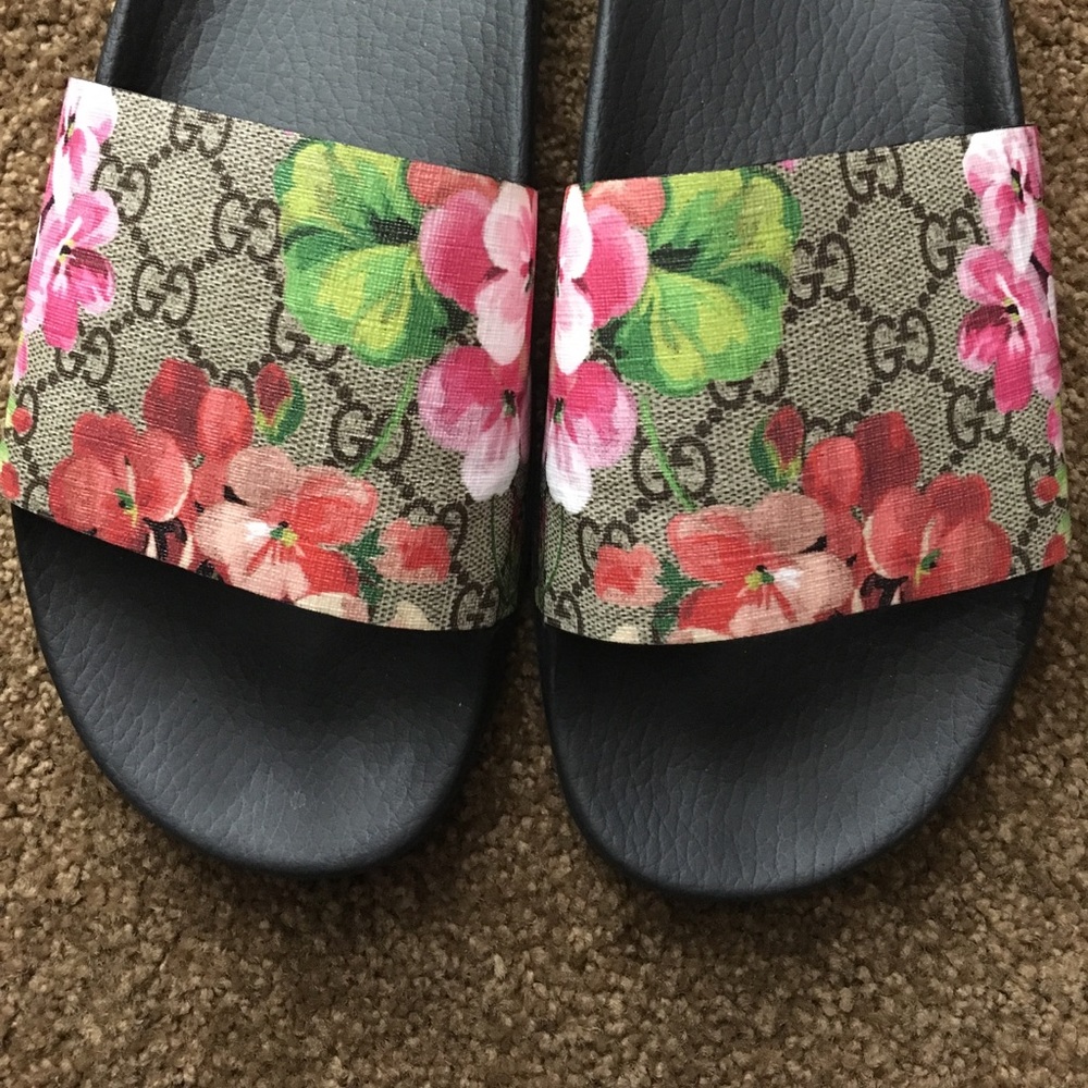 AUTHENTIC BLOOMS vs Fakes - Picture 4 of 8