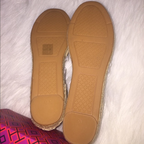 New Tory Burch gold espadrilles - Picture 5 of 6