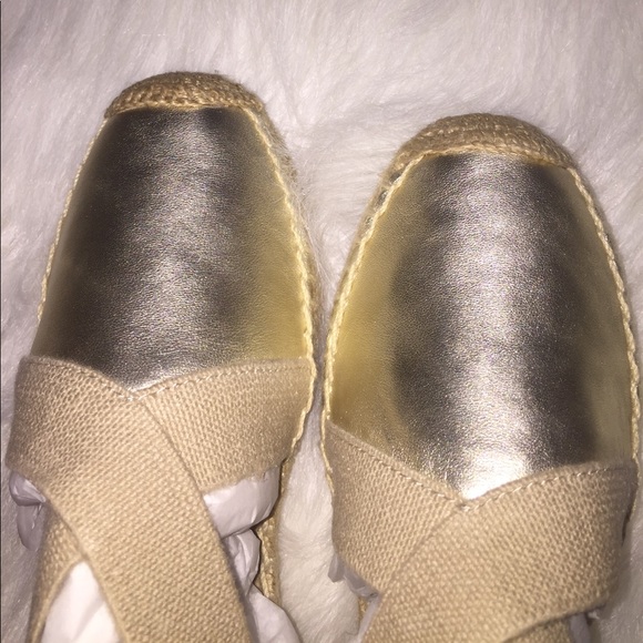 New Tory Burch gold espadrilles - Picture 6 of 6
