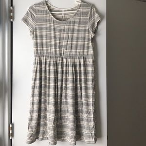 🎉NWT PinkBlush Maternity Gray Striped Dress🎉