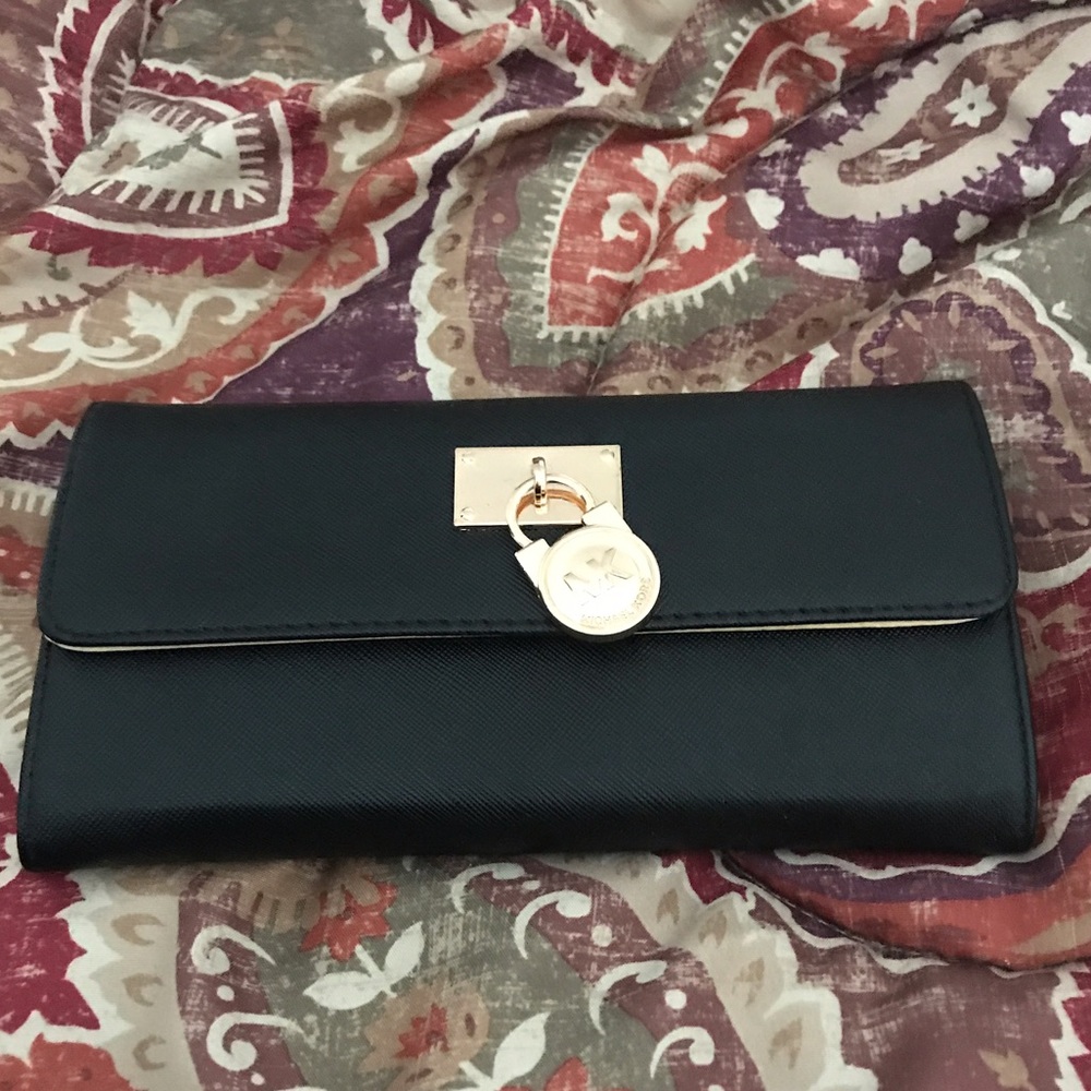 Michael Kors wallet brand new no tags