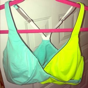 Victoria Sport Front-Close Sport Bra