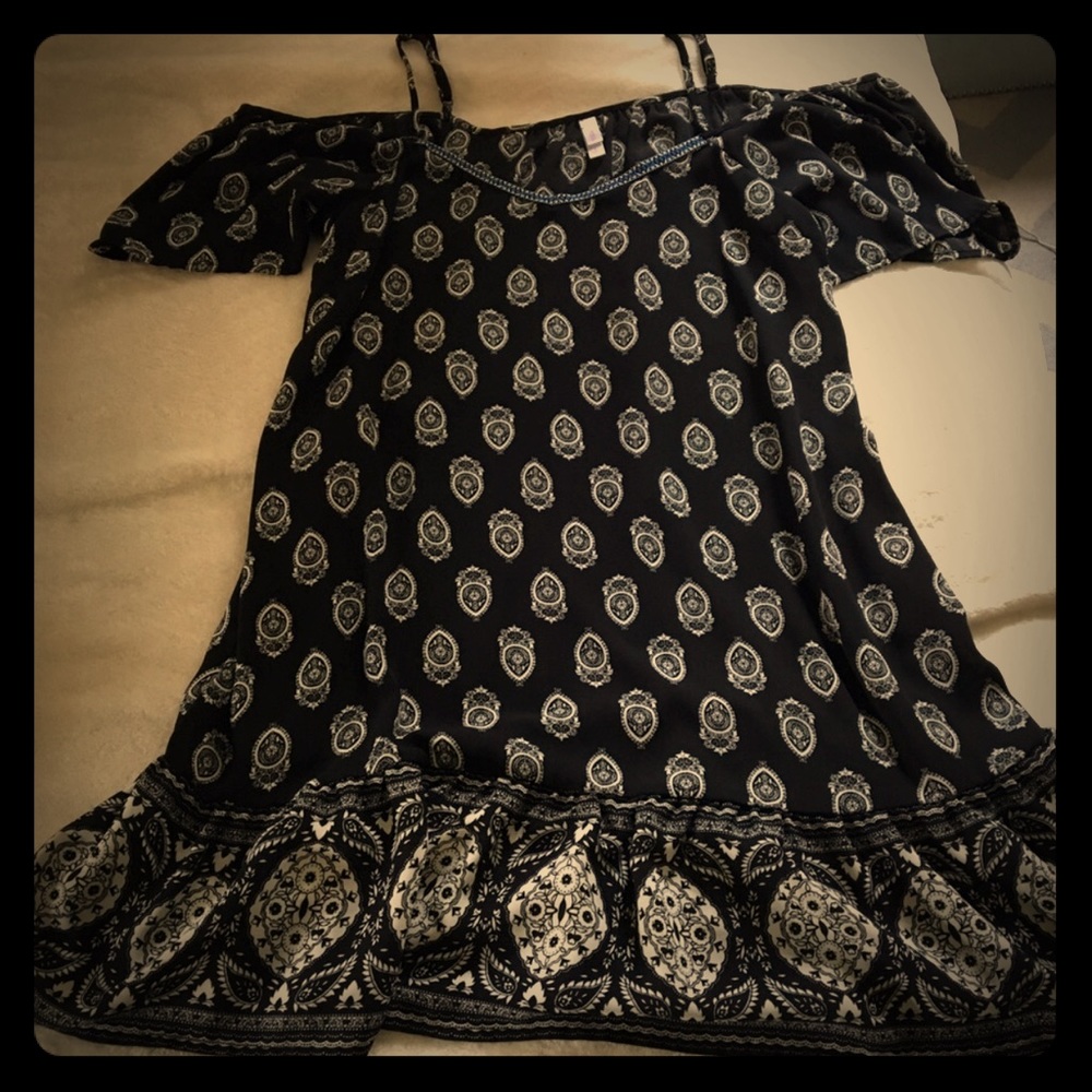 Beautiful reposh dress! SOLD ON OTHER SITE