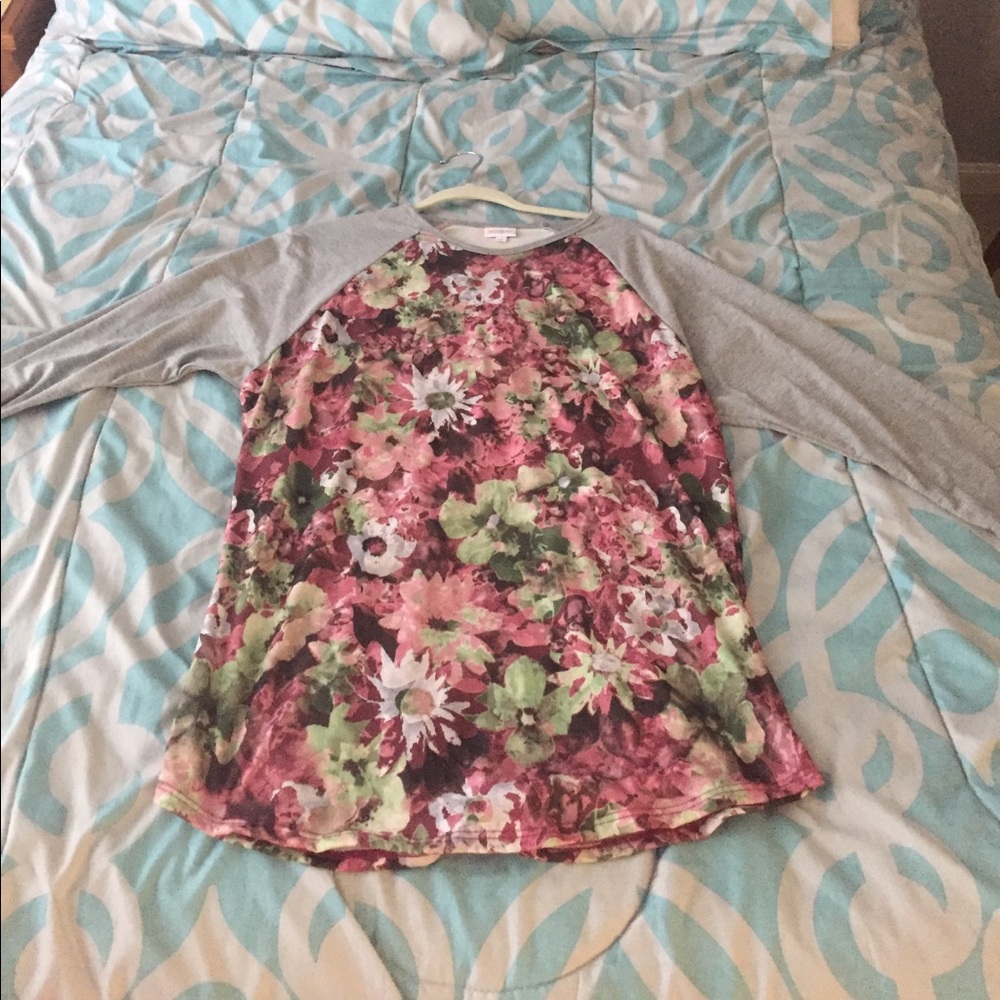Lularoe Randy tee