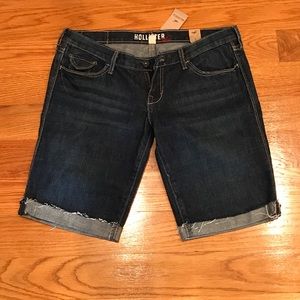 Hollister bermudas!  New with tags.