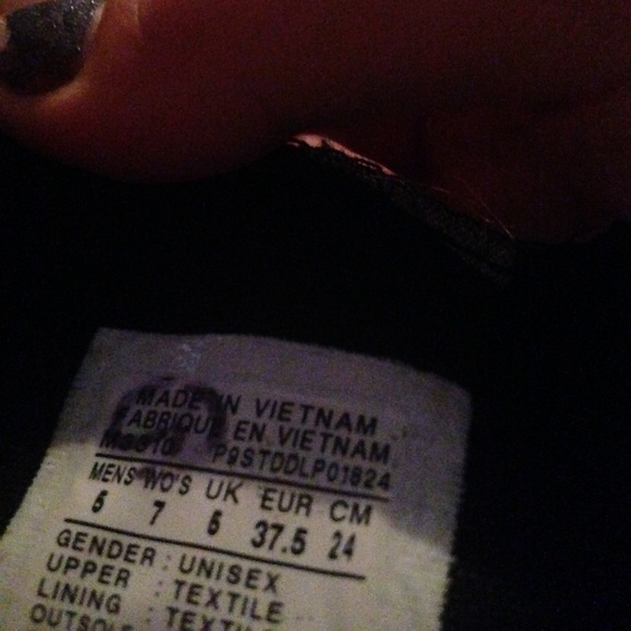 Black All-Star Converse - Picture 5 of 5