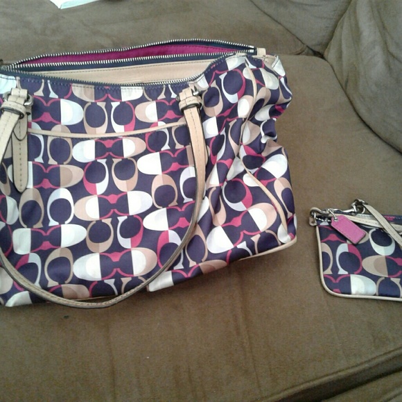 Coach set - Picture 1 of 4