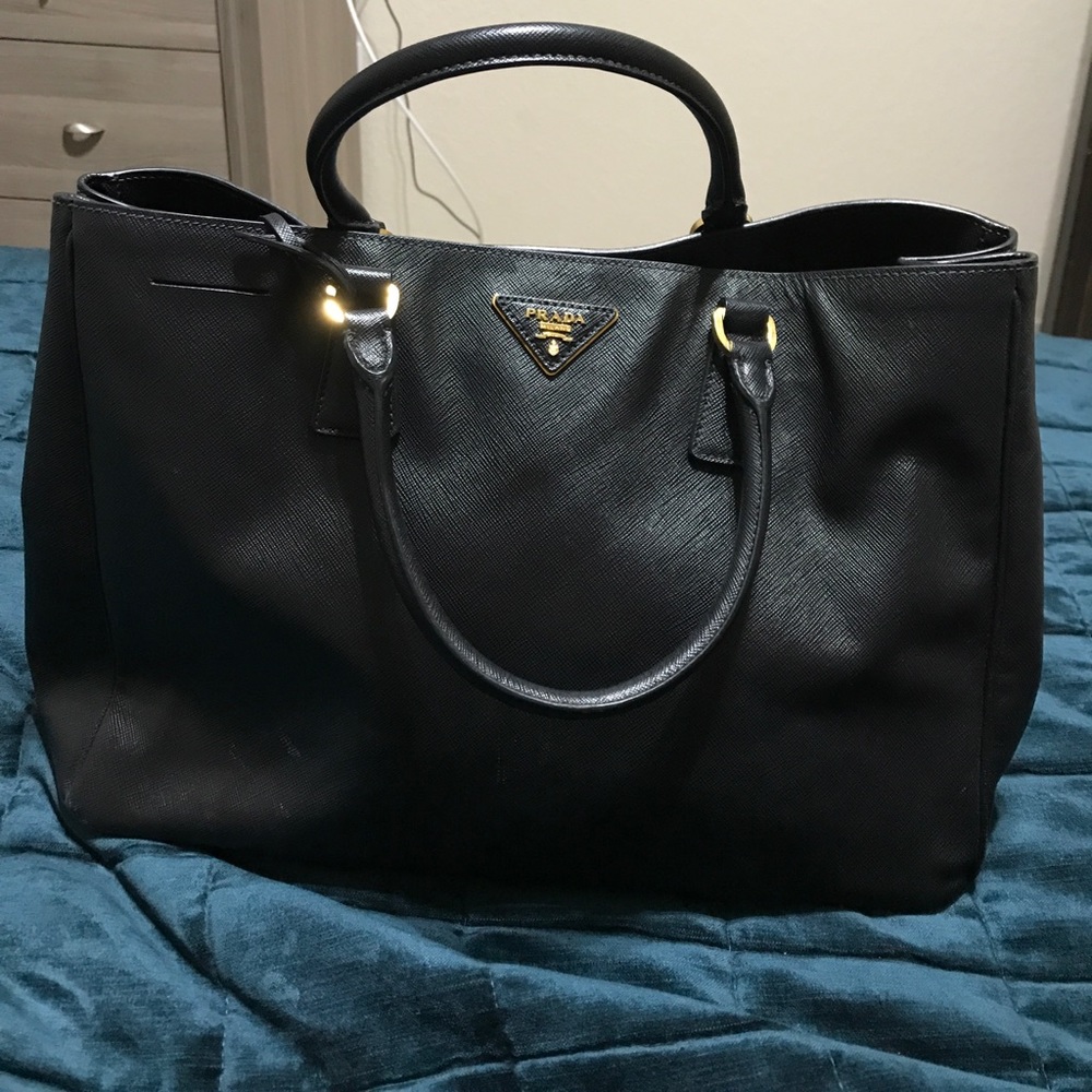 MUST GO!! Prada Saffiano leather tote