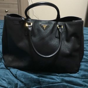 MUST GO!! Prada Saffiano leather tote