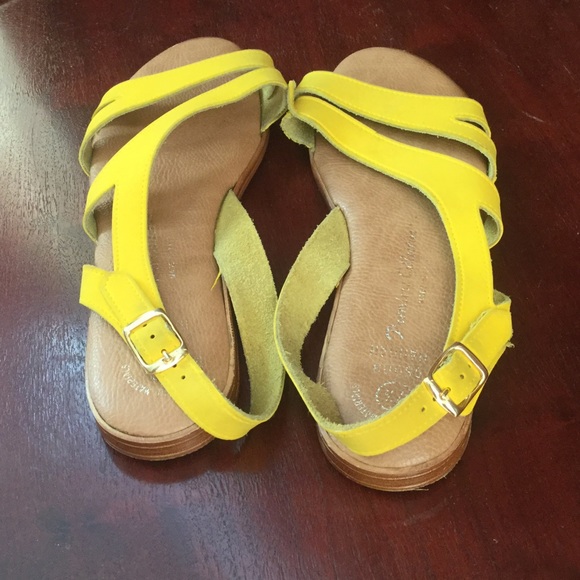 🥾2 for $15 🥾Premiere Collection Sandal. - Picture 8 of 8