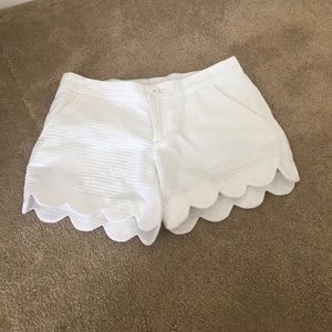 Lilly Pulitzer white scalloped shorts
