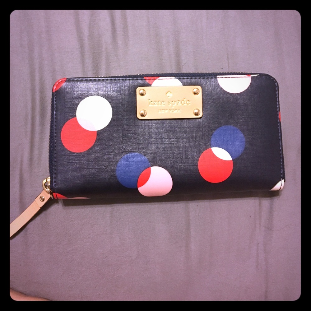 Kate Spade zip wallet.