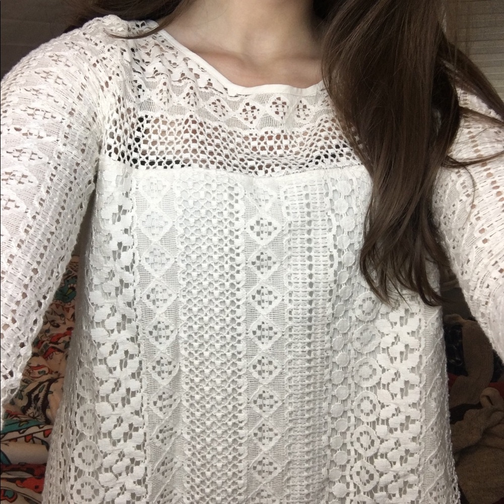 HOLLISTER Lacey long sleeve w key hole💓