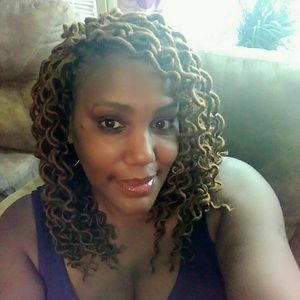 Meet your Posher, Deitra