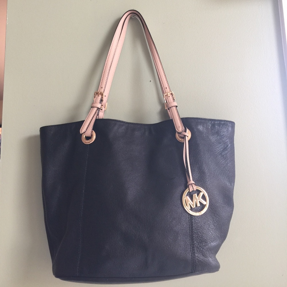 Micheal Kors Hand bag