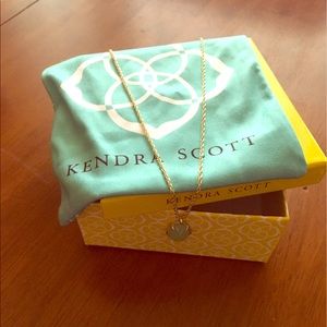 Kendra Scott necklace