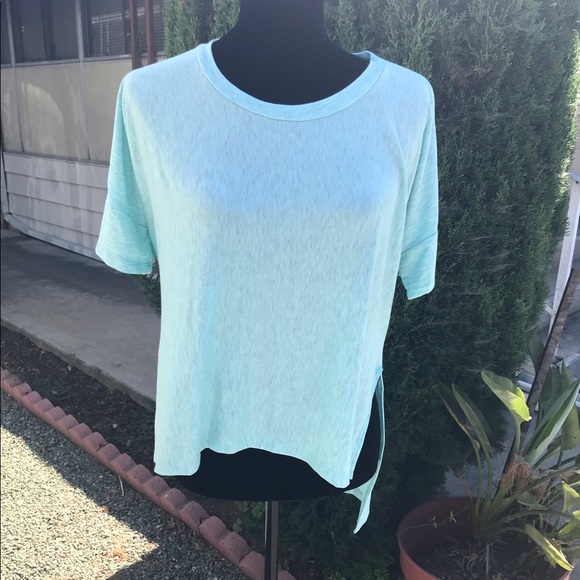 ⚠️Hi-low t shirt - Picture 2 of 2