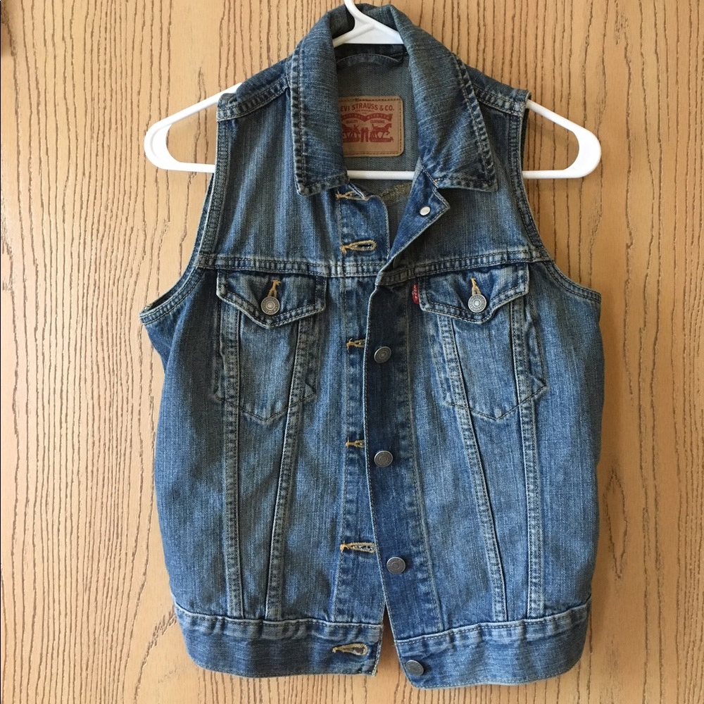 Levi's Cropped Jean Vest