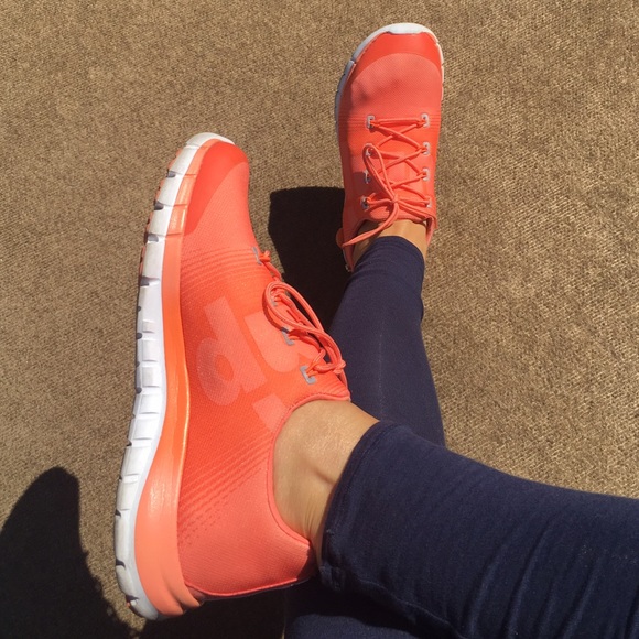 Reebok - Picture 3 of 4