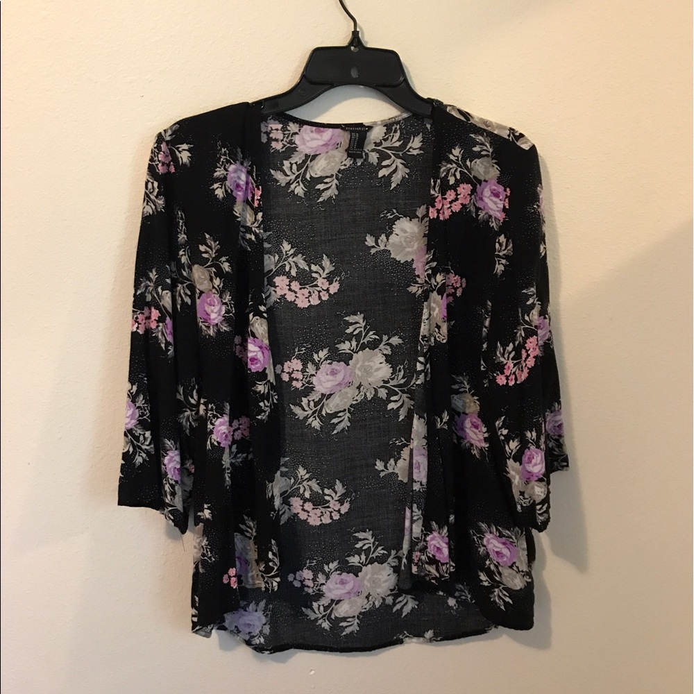 Forever 21 floral kimono! (Size med) (unworn)