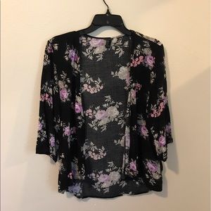 Forever 21 floral kimono! (Size med) (unworn)